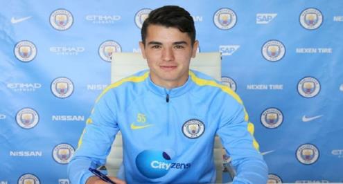 نجم مانشستر سيتي الصاعد يرفض ارتداء قميص المغرب في المونديال